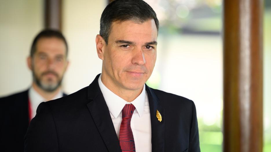 16 November 2022, Indonesia, Nusa Dua: Prime Minister of Spain Pedro Sanchez arrives ahead of an emergency meeting of leaders following the overnight missile strike by a Russian-made rocket on Poland, at the G20 summit. Photo: Leon Neal/PA Wire/dpa
16/11/2022 ONLY FOR USE IN SPAIN