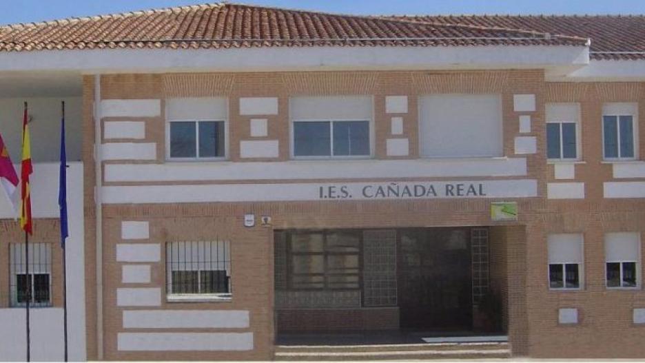 Imagen de la fachada del IES Cañada Real en Valmojado