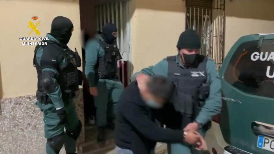 La Guardia Civil ha detenido a siete personas que formaban parte de una organización criminal, asentada en Madrigueras