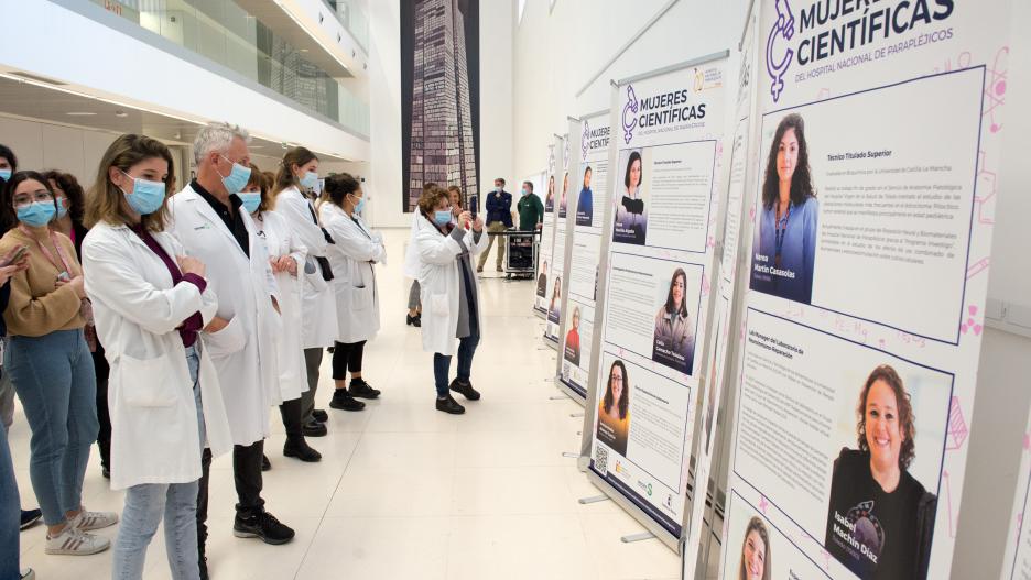 Exposición "Mujeres científicas" en el Hospital Nacional de Parapléjicos de Toledo