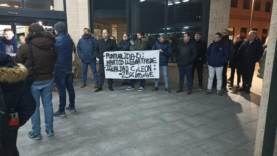 usuarios de Avant en Ciudad Real protestan por el mal estado del servicio