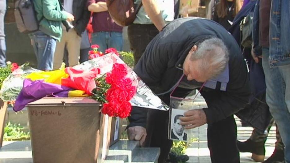 Entrega de los restos de tres represaliados del franquismo en el cementerio de Guadalajara