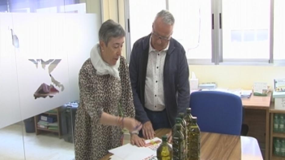 Hace unos días se llevaron de las instalaciones de Caritas Albacete 900 botellas de aceite...