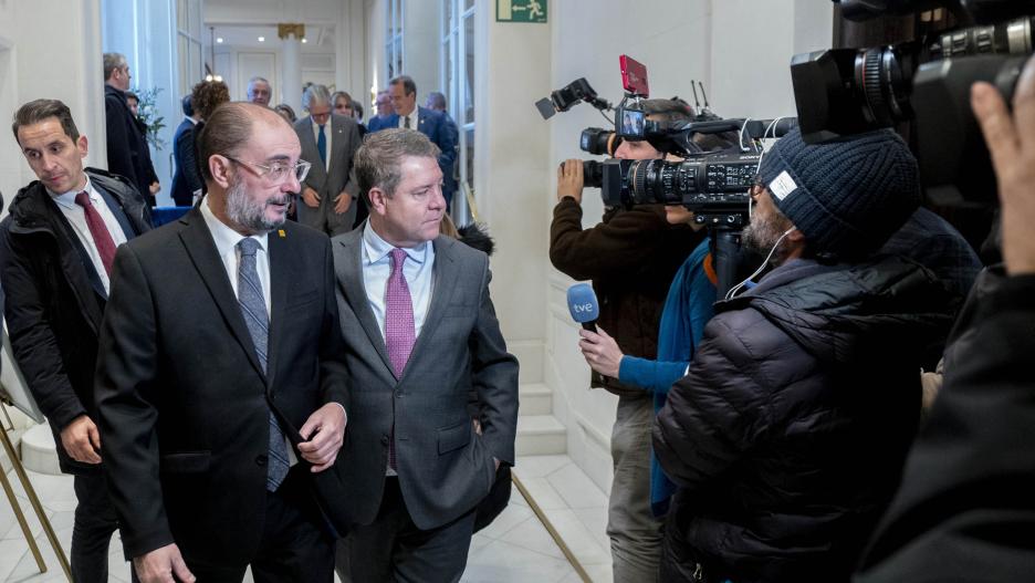 El presidente de Aragón, Javier Lambán (i), y el presidente de Castilla-La Mancha, Emiliano García-Page (d)
ALBERTO ORTEGA / EUROPA PRESS
10/6/2023