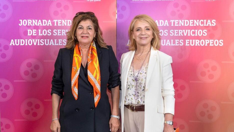 Carmen Amores y la presidenta interina de RTVE, Elena Sánchez Caballero