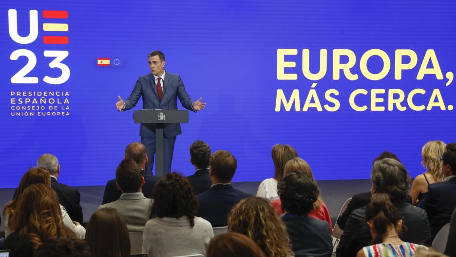 El presidente del Gobierno, Pedro Sánchez, presenta las prioridades de la Presidencia española del Consejo de la UE que comenzará el próximo 1 de julio
