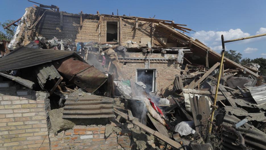 Destrozos tras un ataque ruso contra Kiev (Ucrania)