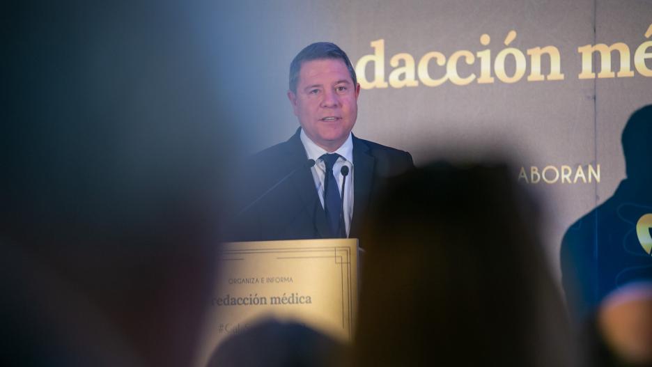 El presidente de Castilla-La Mancha durante la Gala de la Sanidad Española organizada por ‘Redacción Médica’.