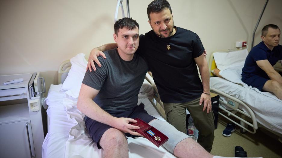 El presidente de Ucrania, Volodimir Zelenski, visita a heridos en un hospital de Ivano-Frankivsk
PRESIDENCIA DE UCRANIA
30/7/2023