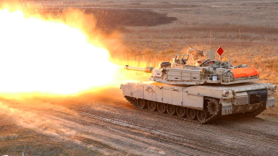 Tanque 'M1A2 Abrams' en el macro de unas maniobras militares de la OTAN llevadas a cabo en Bemowo Piskie, Polonia. ARCHIVO 25/03/2023