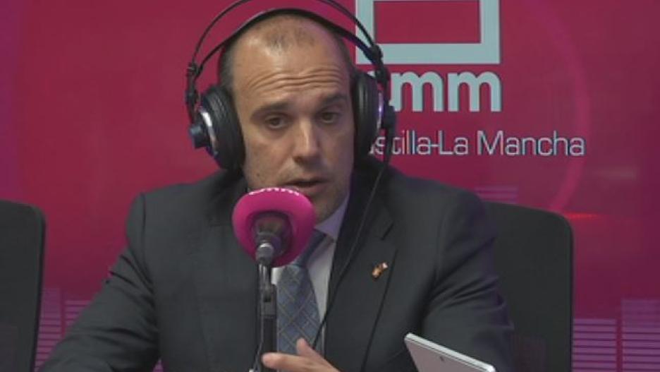 El presidente de las Cortes regionales, Pablo Bellido, durante la entrevista en El Escaño de Radio Castilla-La Mancha