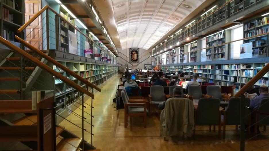 Interior de la Biblioteca de Castilla-La Mancha
