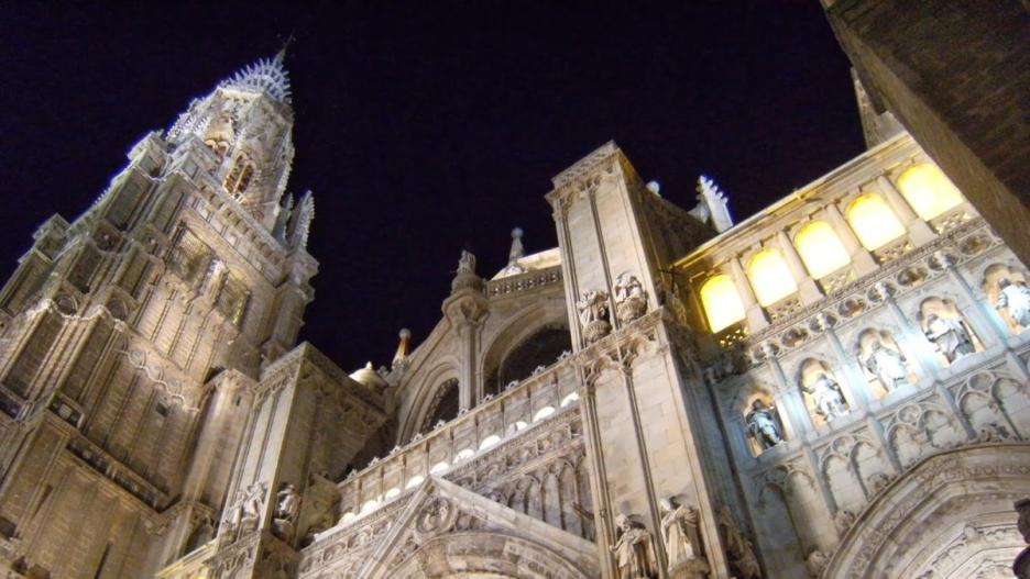 Imagen nocturna de la catedral de Toledo