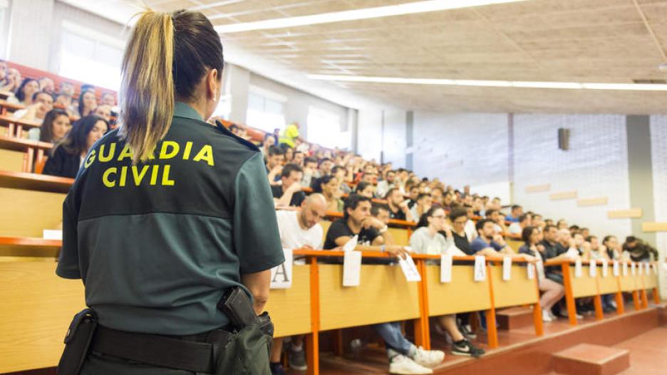 Casi 27.000 personas opositan este fin de semana a una de las 2.520 plazas ofertadas para ingresar a la Guardia Civil