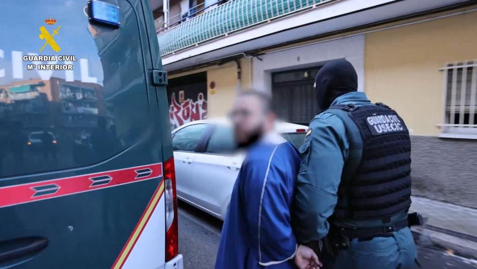 La Guardia Civil detectó a una persona en Madrid vinculada al ideario yihadista que realizaba labores de  adoctrinamiento a menores