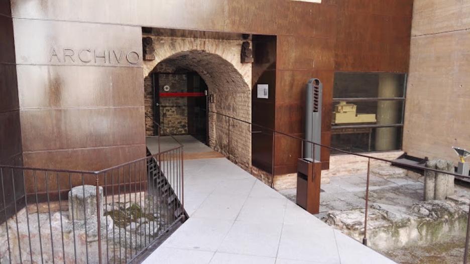 Entrada al Archivo Municipal de Toledo