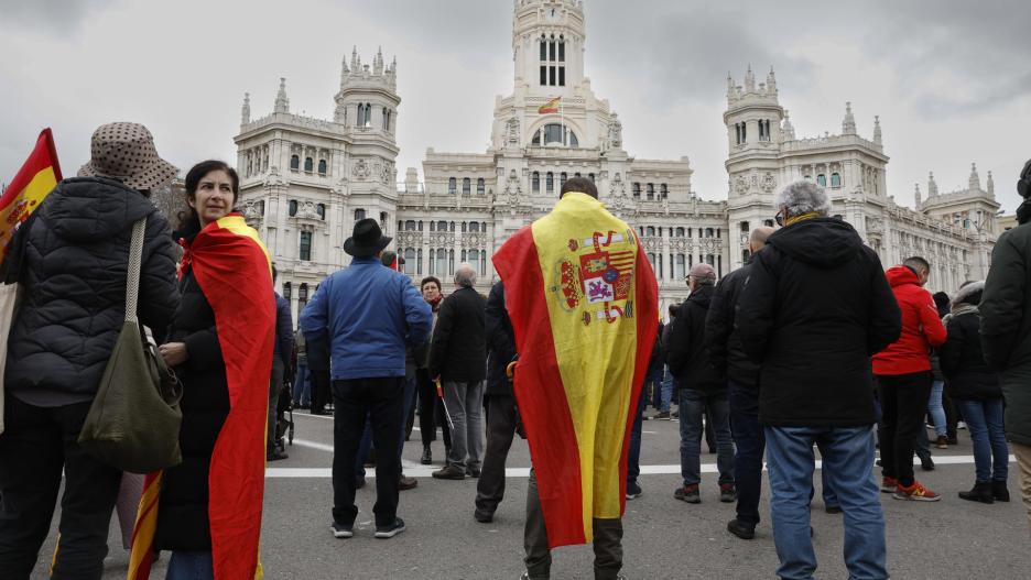 MADRID, 09/03/2024.- Foros y asociaciones cívicas han convocado este sábado una manifestación en Madrid contra "el deterioro político, institucional y social" de España con el Gobierno del PSOE y a la que se han sumado el PP y Vox. EFE/ Chema Moya