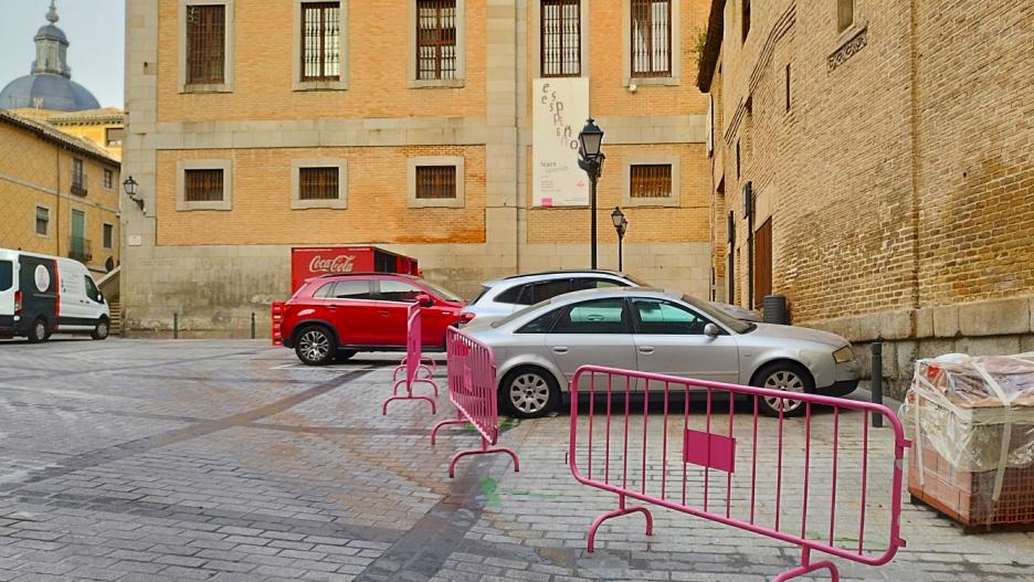 Vecinos del Casco de Toledo vuelven a quejarse de la anulación de plazas de aparcamiento por las procesiones