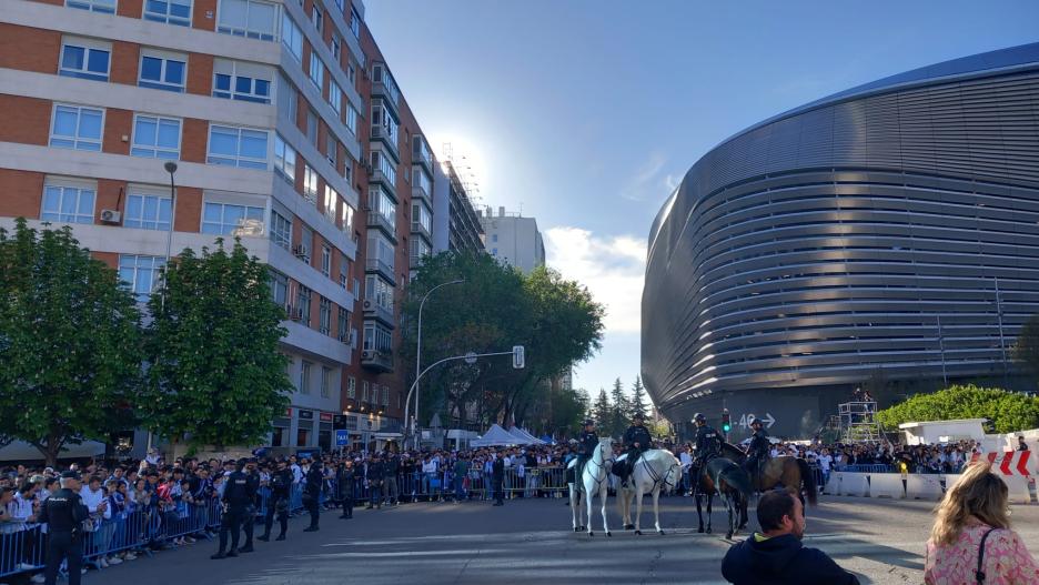 Refuerzo de la seguridad en el Bernabéu y el Metropolitano tras las amenazas yihadistas