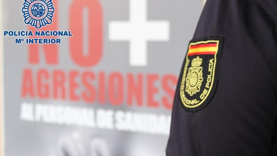 Agente de la Policía Nacional en un centro sanitario
POLICÍA NACIONAL
(Foto de ARCHIVO)
15/2/2023