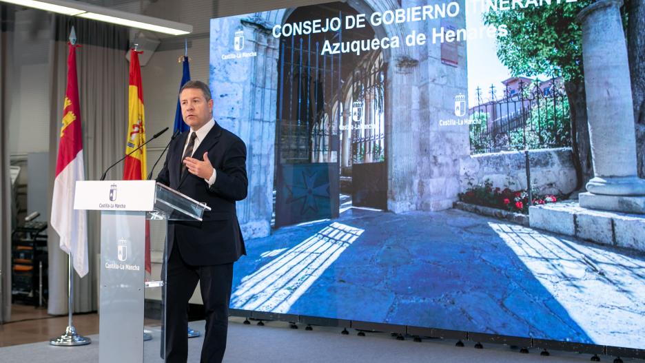 El presidente de Castilla-La Mancha durante su comparecencia en Azuqueca de Henares,