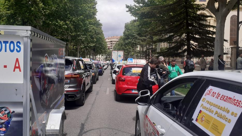 Imagen de la manifestación convocada este viernes en Albacete por las autoescuelas