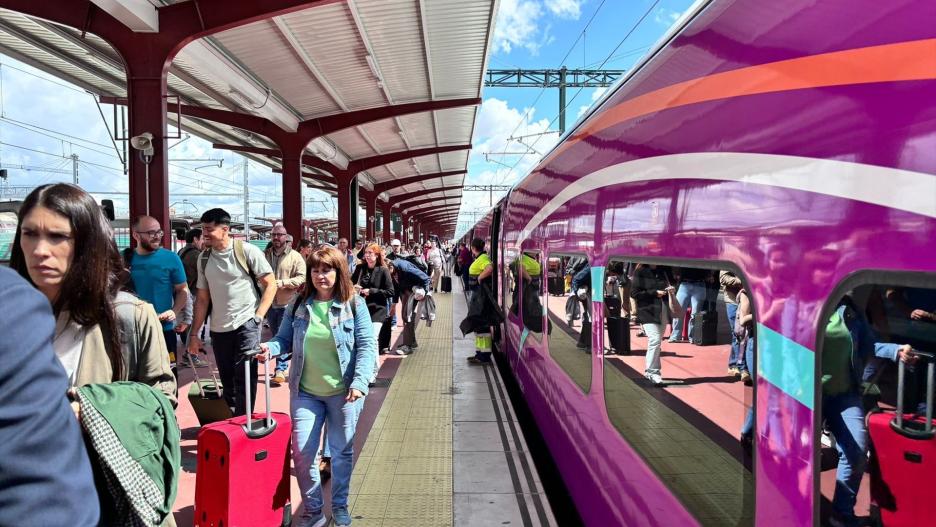 Un total de 400 viajeros de Cuenca y Albacete estrenan el nuevo Avlo S-106 de Renfe.
EUROPA PRESS
21/5/2024