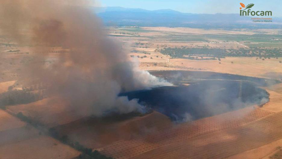 Controlado el incendio forestal en Los Cerralbos, Toledo.