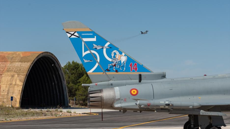 Detalle de una aeronave militar durante el acto central con motivo del 50 aniversario de la creación del Ala 14, a 14 de junio de 2024, en Albacete, Castilla-La Mancha (España). Durante el acto, se presenta el nuevo estandarte y guión de la unidad y se inaugura la sala histórica que alberga una exposición permanente sobre la historia del Ala 14. Desde su creación en junio de 1974, el Ala 14 es pilar fundamental de la aviación de caza española, contribuyendo ininterrumpidamente a la defensa del espacio aéreo de soberanía nacional y al de los territorios aliados cuando se requiera.
14 JUNIO 2024;ACTO CENTRAL;50 ANIVERSARIO;CREACIÓN;ALA 14;ALBACETE;CASTILLA-LA MANCHA
Víctor Fernández / Europa Press
14/6/2024