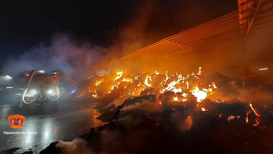 Incendio en la vaquería en Talavera la Nueva