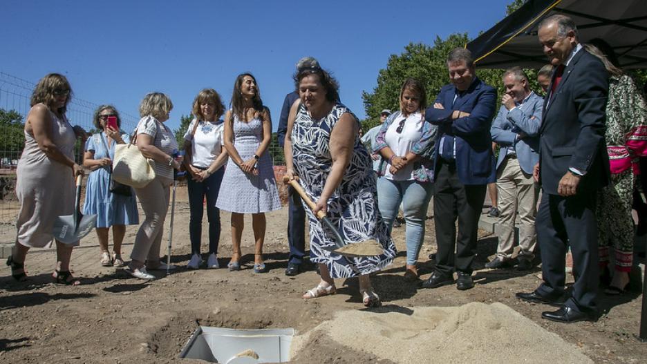 Primera piedra del Centro de Día de Alzhéimer en Talavera de la Reina.