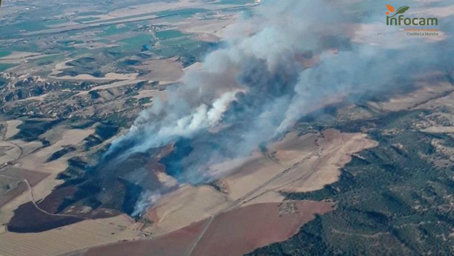 Imagen del incendio declarado esta tarde (12/07/2024) en Las Herencias (Toledo)