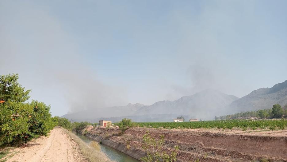 Imagen del incendio declarado en Mingogil Hellín (Albacete)