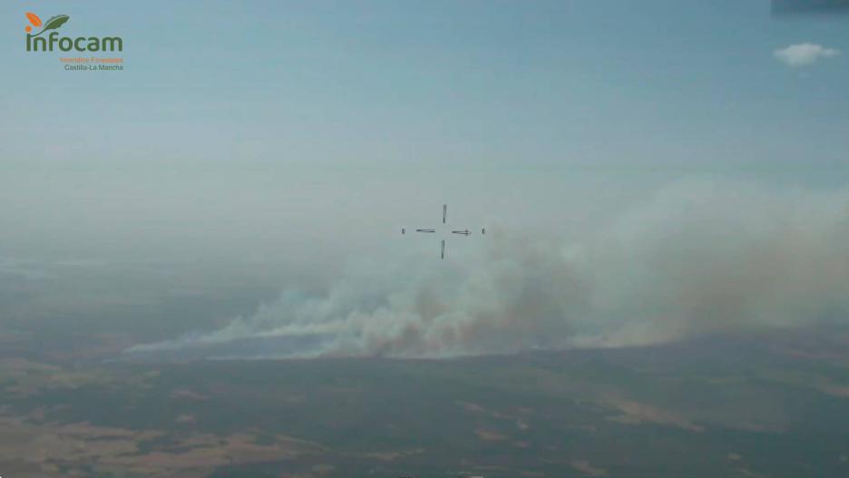 Más de un centenar de medios trabajan en la extinción del fuego en  Valdeverdejo (Cuenca), donde la situación ha pasado a Nivel 2.