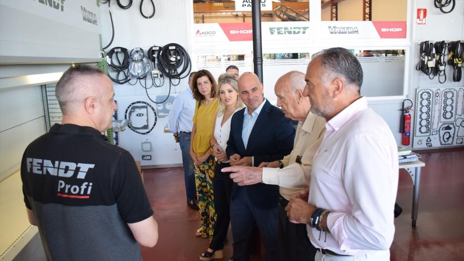 El director general de Empresas, Javier Rosell, visita el Grupo Librado Loriente en Tarancón.
JCCM
05/8/2024