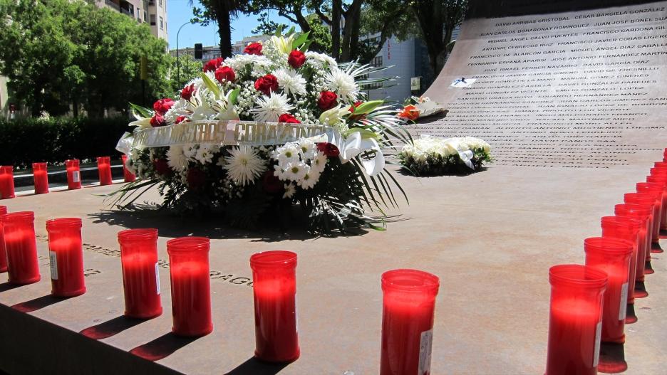 Escultura que recuerda a las víctimas del Yak-42 en Zaragoza

(Foto de ARCHIVO)
03/7/2017