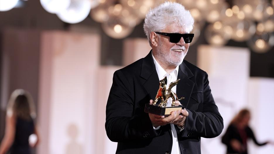 Pedro Almodóvar se hace con el León de Oro de Venecia gracias a 'La habitación de al lado'.