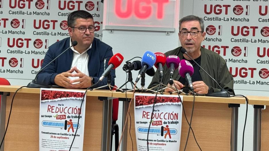 Francisco Javier González, miembro de la comisión gestora de UGT en Castilla-La Mancha, y el secretario regional de CCOO, Paco de la Rosa

EUROPA PRESS
23/9/2024