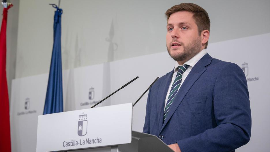 Toledo, 14 de octubre de 2024.- El consejero de Fomento, Nacho Hernando, ha ofrecido una rueda de prensa, para dar cuenta de los acuerdos del Consejo de Gobierno relacionados con su departamento. (Fotos: A. Pérez Herrera // JCCM)