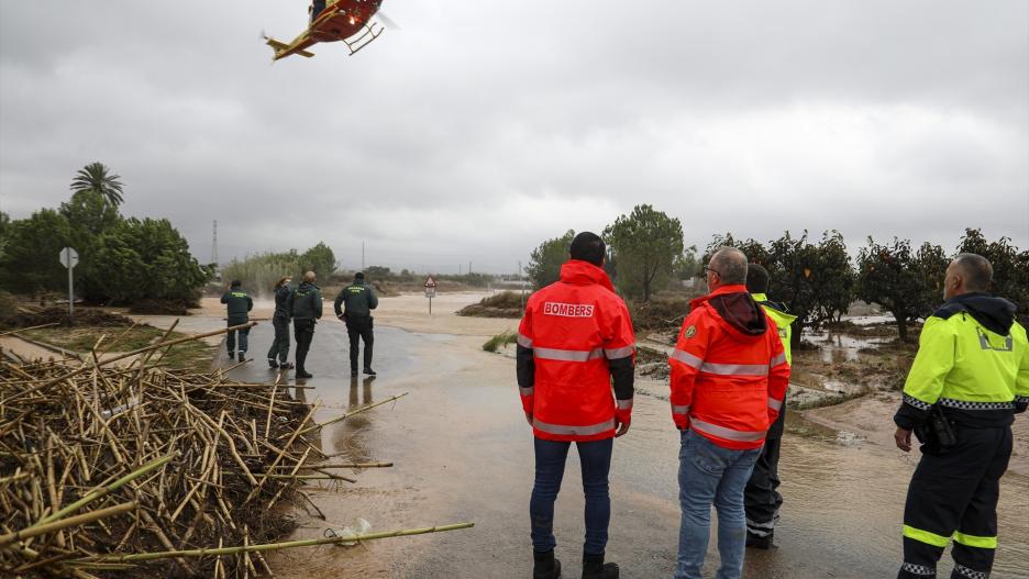 La Diputació De València Despliega Sus Efectivos De Emergencia Para Ayudar A Los Municipios En Las Incidencias Por La Dana / La Diputació De València Desplega Els Seus Efectius D'emergència Per A Ajudar Als Municipis En Les Incidències Per La Dana

REMITIDA / HANDOUT por DIPUTACIÓN DE VALENCIA
Fotografía remitida a medios de comunicación exclusivamente para ilustrar la noticia a la que hace referencia la imagen, y citando la procedencia de la imagen en la firma
29/10/2024