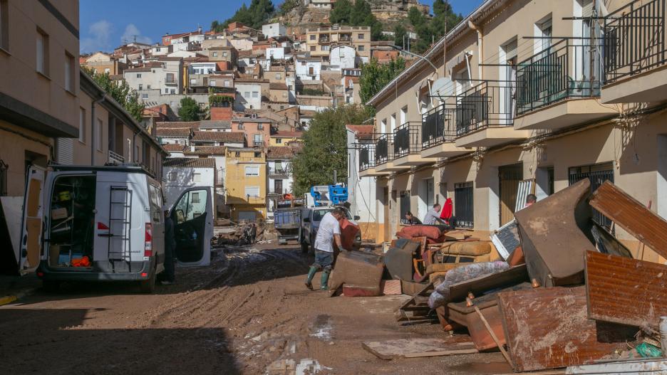 Mira, (Cuenca), 31 de octubre de 2024.- El presidente de Castilla-La Mancha, Emiliano García-Page, ha visitado, en Mira, la zona afectada tras el paso de la DANA. (Fotos: A. Pérez Herrera // JCCM)