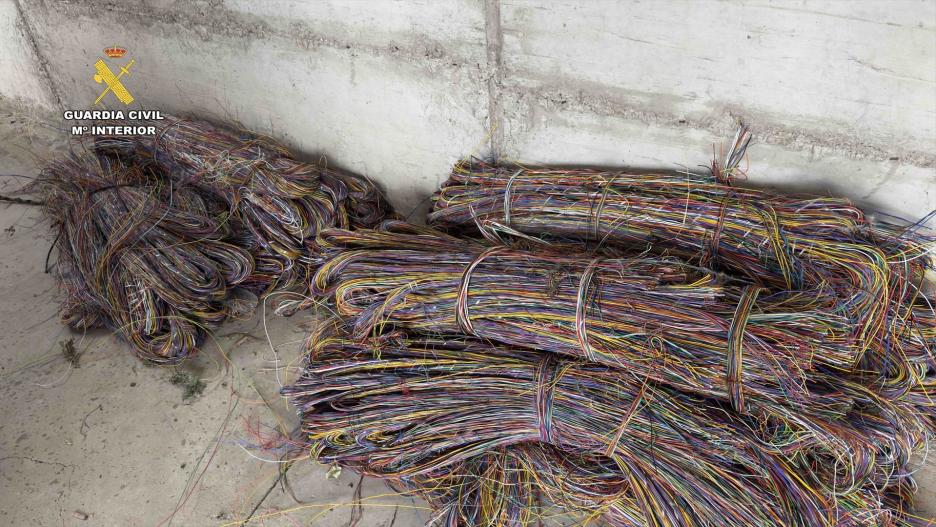 (Foto de ARCHIVO)
Detenidos cuatro trabajadores de una empresa de telecomunicaciones por el robo de 7 kilómetros de cable telefónico

REMITIDA / HANDOUT por GUARDIA CIVIL DE LA RIOJA
Fotografía remitida a medios de comunicación exclusivamente para ilustrar la noticia a la que hace referencia la imagen, y citando la procedencia de la imagen en la firma
26/10/2024