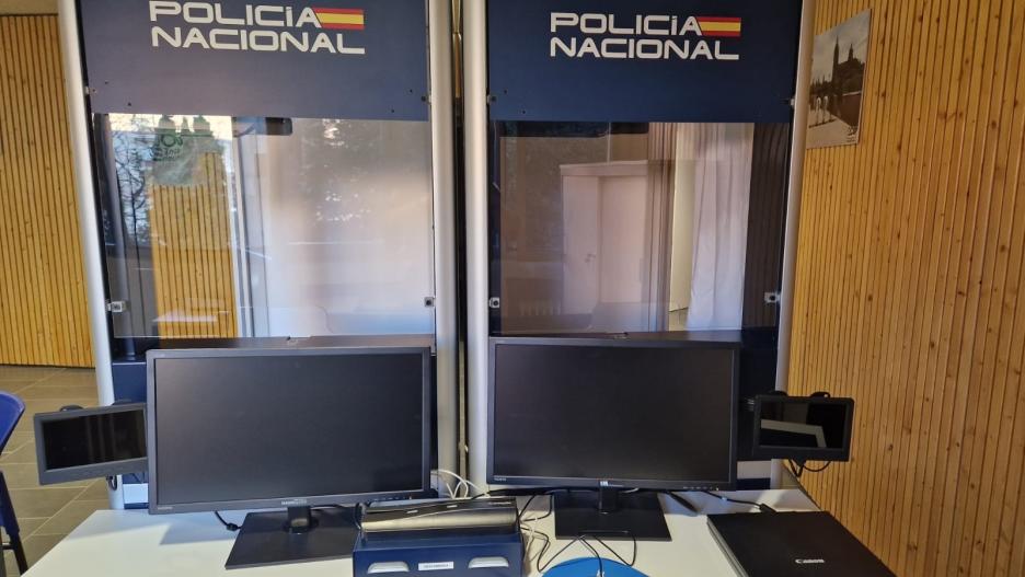 Cabinas individuales para hacer dni