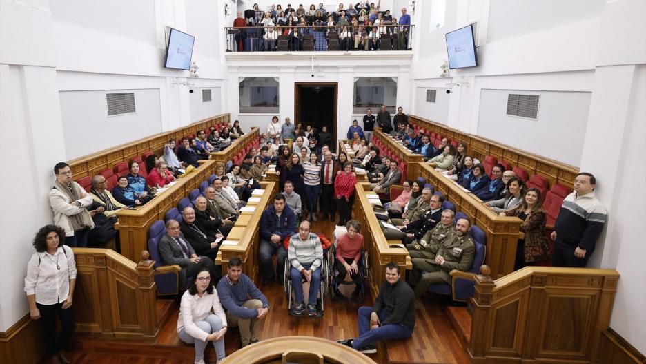 Las personas con discapacidad reivindican en las Cortes su derecho a la igualdad, el trabajo o a un lenguaje inclusivo

REMITIDA / HANDOUT por CARMEN TOLDOS
Fotografía remitida a medios de comunicación exclusivamente para ilustrar la noticia a la que hace referencia la imagen, y citando la procedencia de la imagen en la firma
04/12/2024