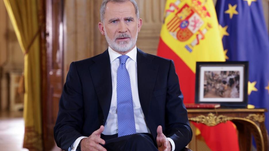 Felipe VI durante su mensaje navideño de 2024

REMITIDA / HANDOUT por POOL CASA DE S.M. EL REY
Fotografía remitida a medios de comunicación exclusivamente para ilustrar la noticia a la que hace referencia la imagen, y citando la procedencia de la imagen en la firma
01/1/1970