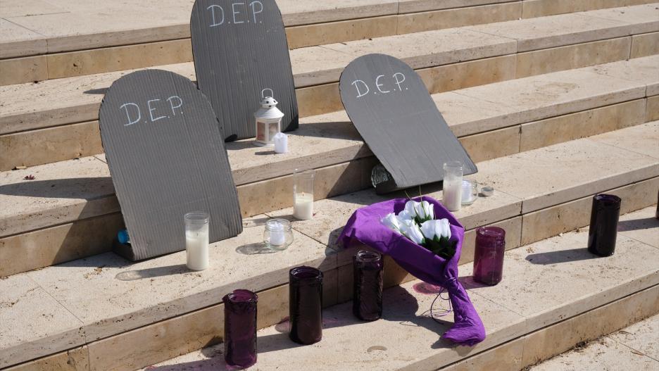 Homenaje a las víctimas de violencia de género y vicaria en Las Pedroñeras.