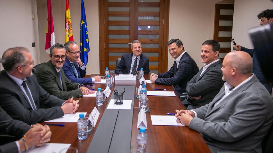 Toledo, 10 enero de 2025.- El presidente de Castilla-La Mancha, Emiliano García-Page, se ha reunido, en Talavera de la Reina, con los responsables de la empresa ´Substrate AI'.