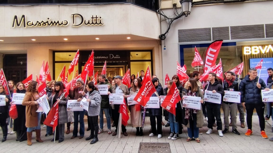 Concentración de trabajadoras de Massimo Dutti en Ciudad Real.

REMITIDA / HANDOUT por CCOO
Fotografía remitida a medios de comunicación exclusivamente para ilustrar la noticia a la que hace referencia la imagen, y citando la procedencia de la imagen en la firma
24/1/2025