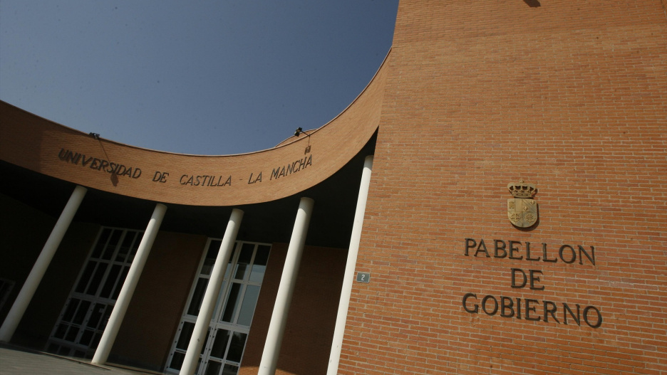 Pabellón de Gobierno del Campus de Albacete de la Universidad de Castilla La Mancha

EUROPA PRESS
07/5/2010