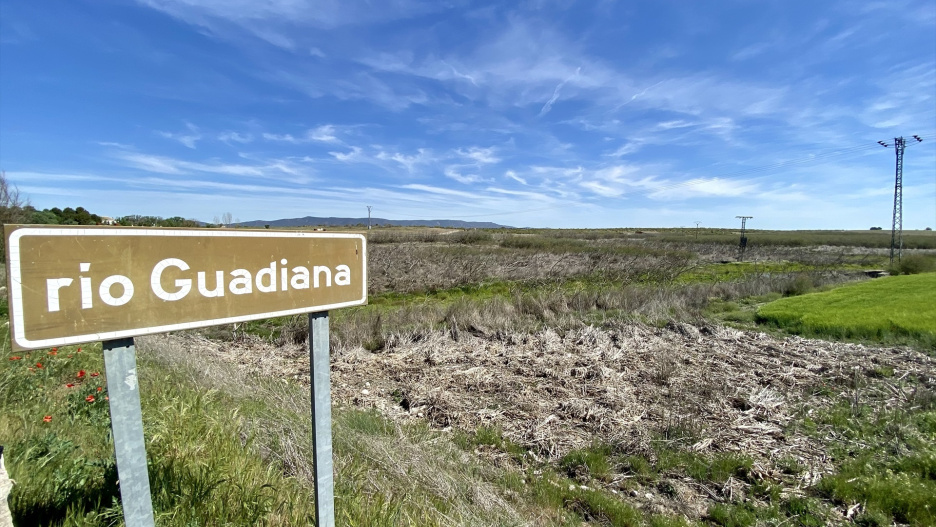 (Foto de ARCHIVO)
Bajo nivel del agua en el río Guadiana , a 25 de abril de 2023, en Ciudad Real,